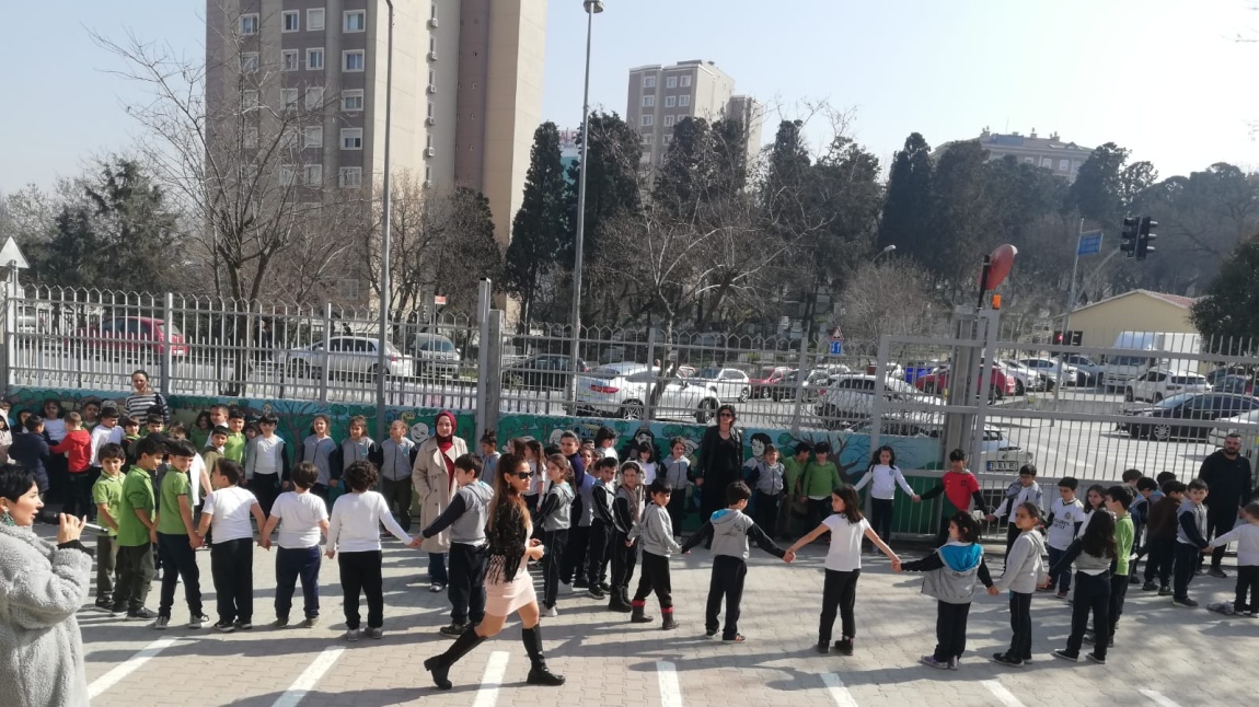 28 Şubat Sivil Savunma Günü ile ilgili okulumuzda deprem tatbikatı ve tören yapıldı